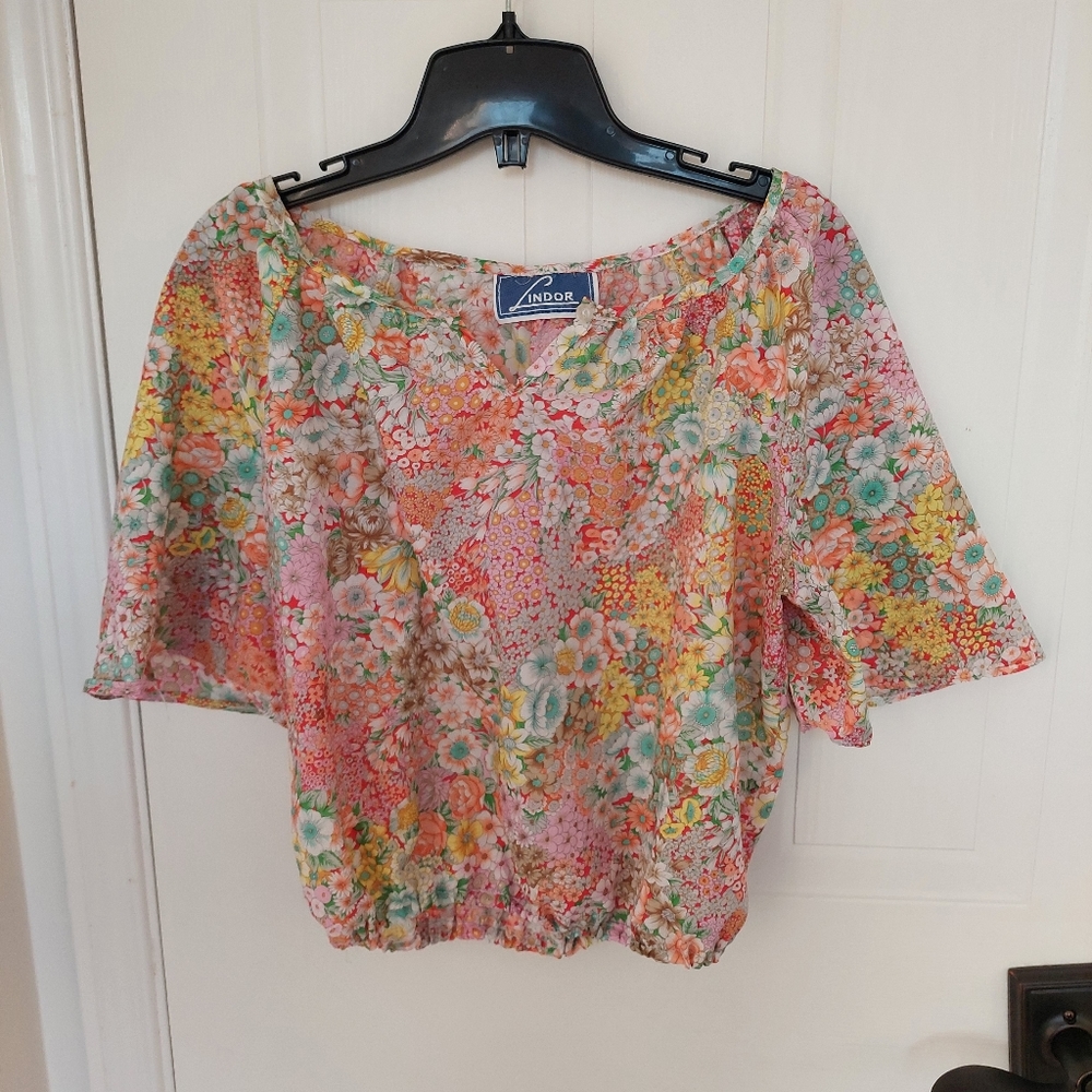 Vintage floral 80s crop top